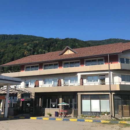 Time-Out - Valea Oltului Hotel Balota  Exterior photo