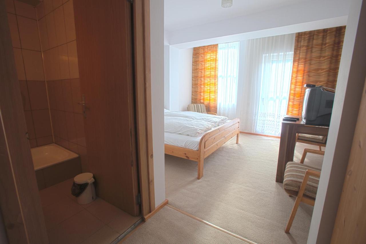 Time-Out - Valea Oltului Hotel Balota  Exterior photo
